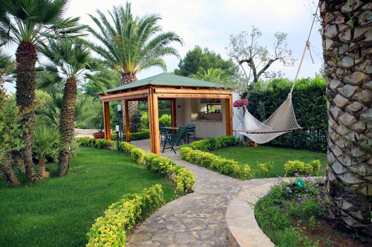 Trullo Al Monte Bed & Breakfast Ceglie Messapica Exterior photo